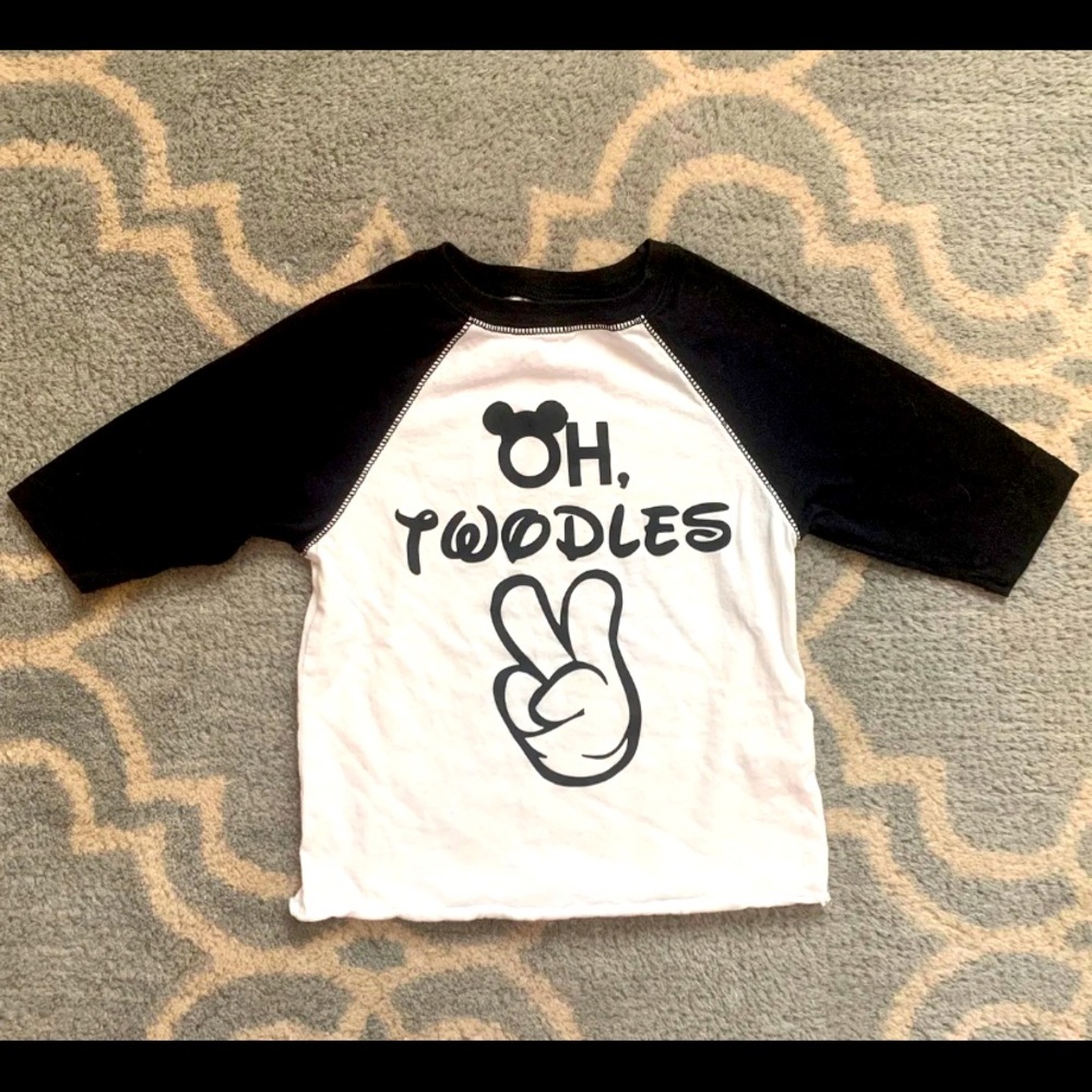 OH TWODLES Raglan Tee